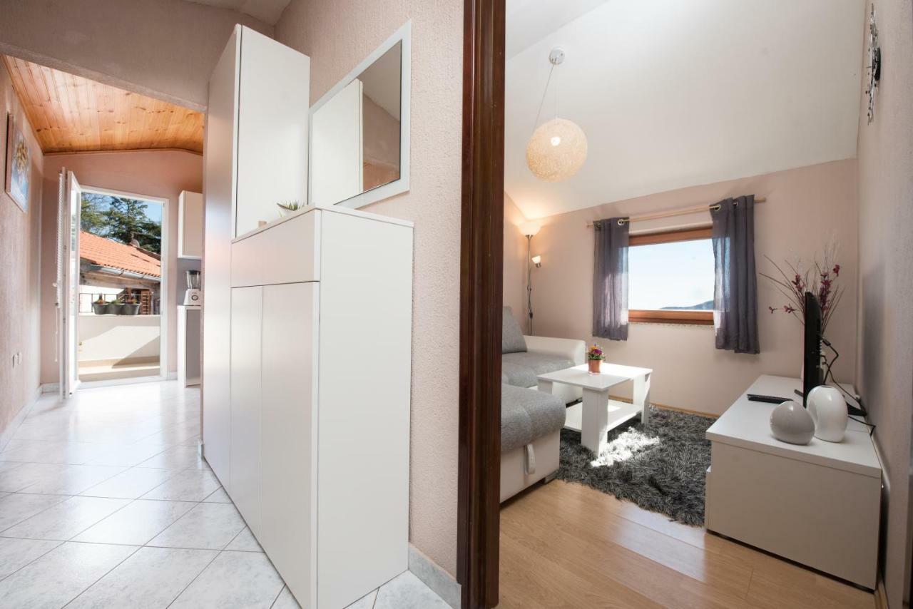 Lola Apartment Veprinac Εξωτερικό φωτογραφία