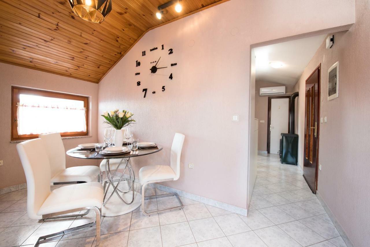 Lola Apartment Veprinac Εξωτερικό φωτογραφία