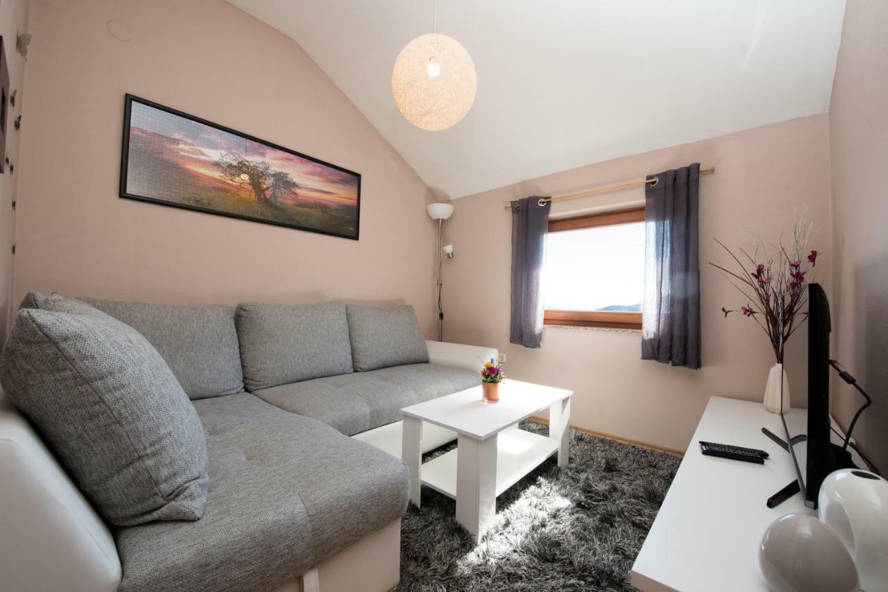 Lola Apartment Veprinac Εξωτερικό φωτογραφία